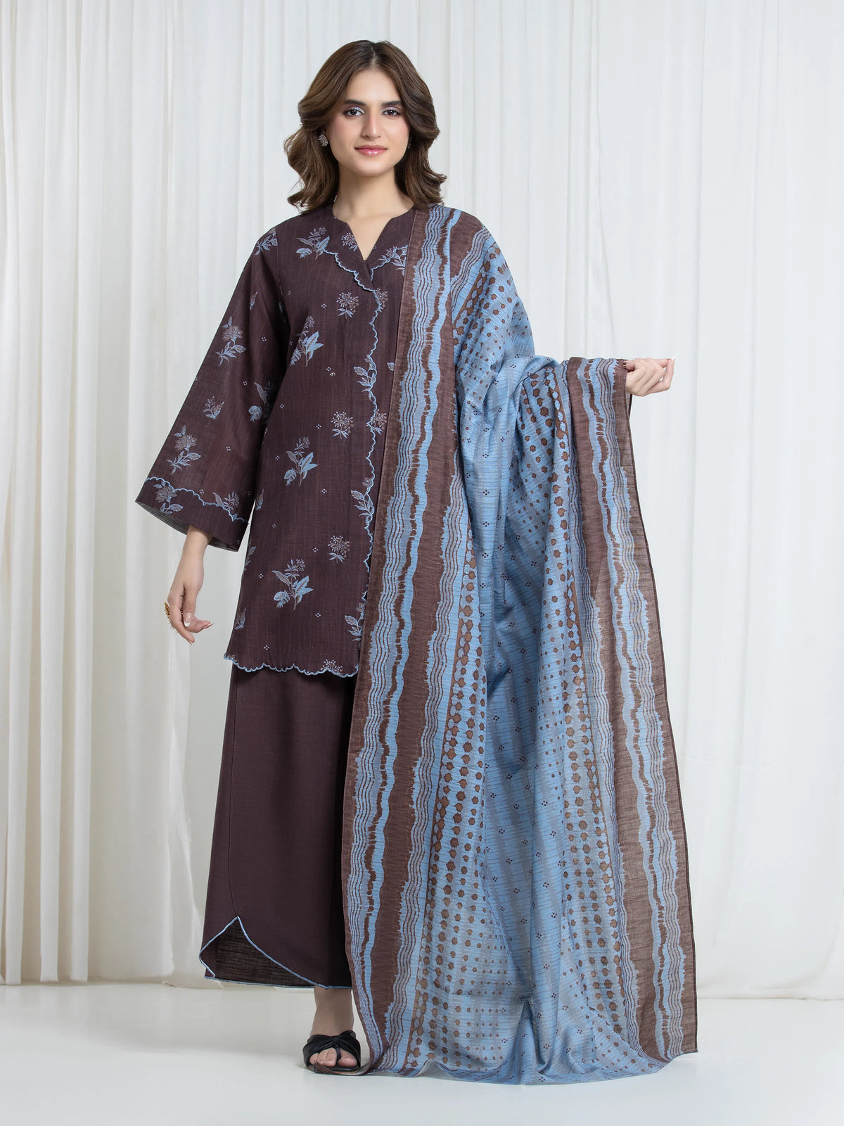Edenrobe Allure Brown Printed Khaddar 3-Piece Suit | EWU6A3-37091-3P
