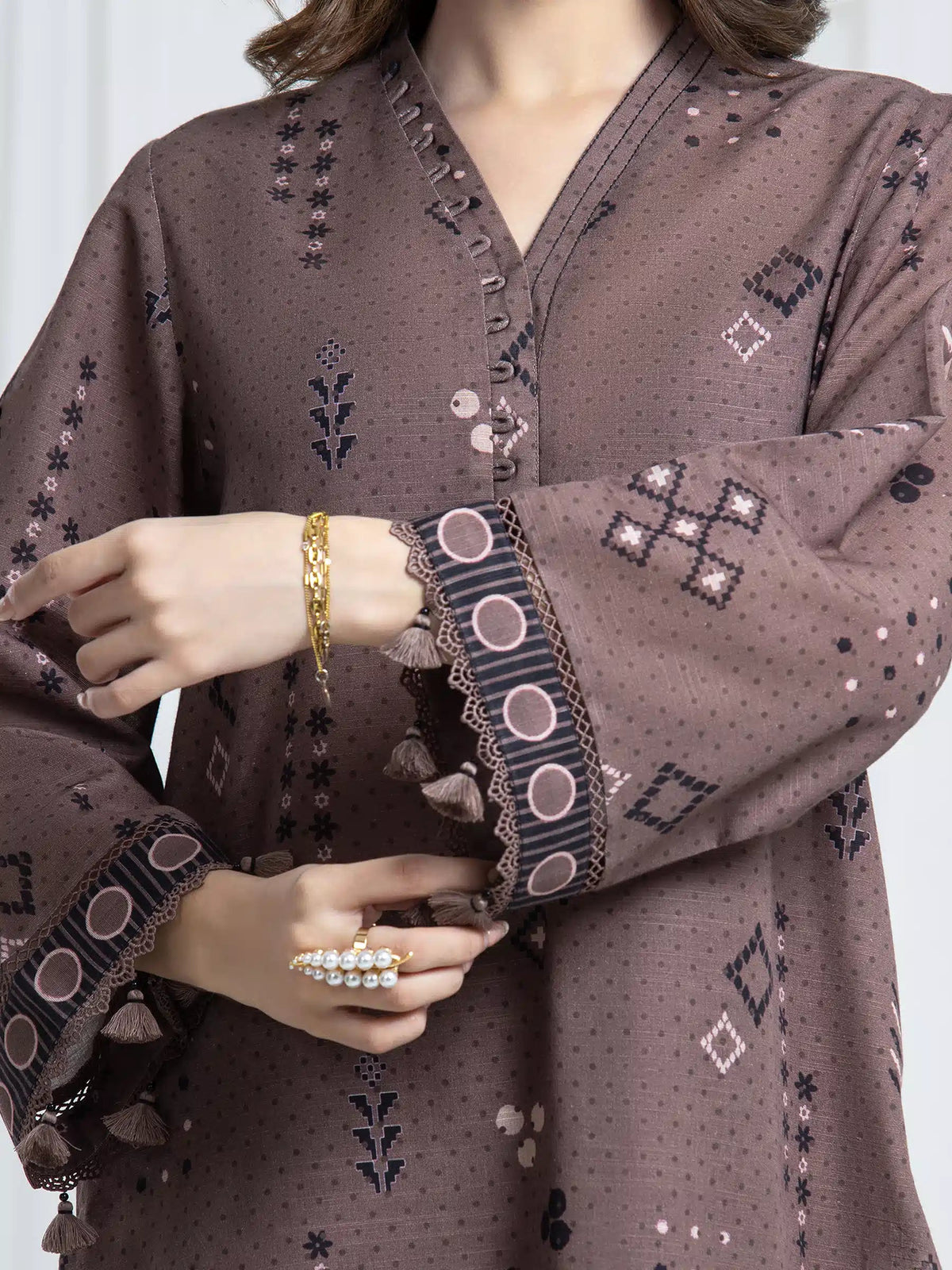 Edenrobe Allure Brown Printed Khaddar 3-Piece Suit | EWU6A3-37094-3P