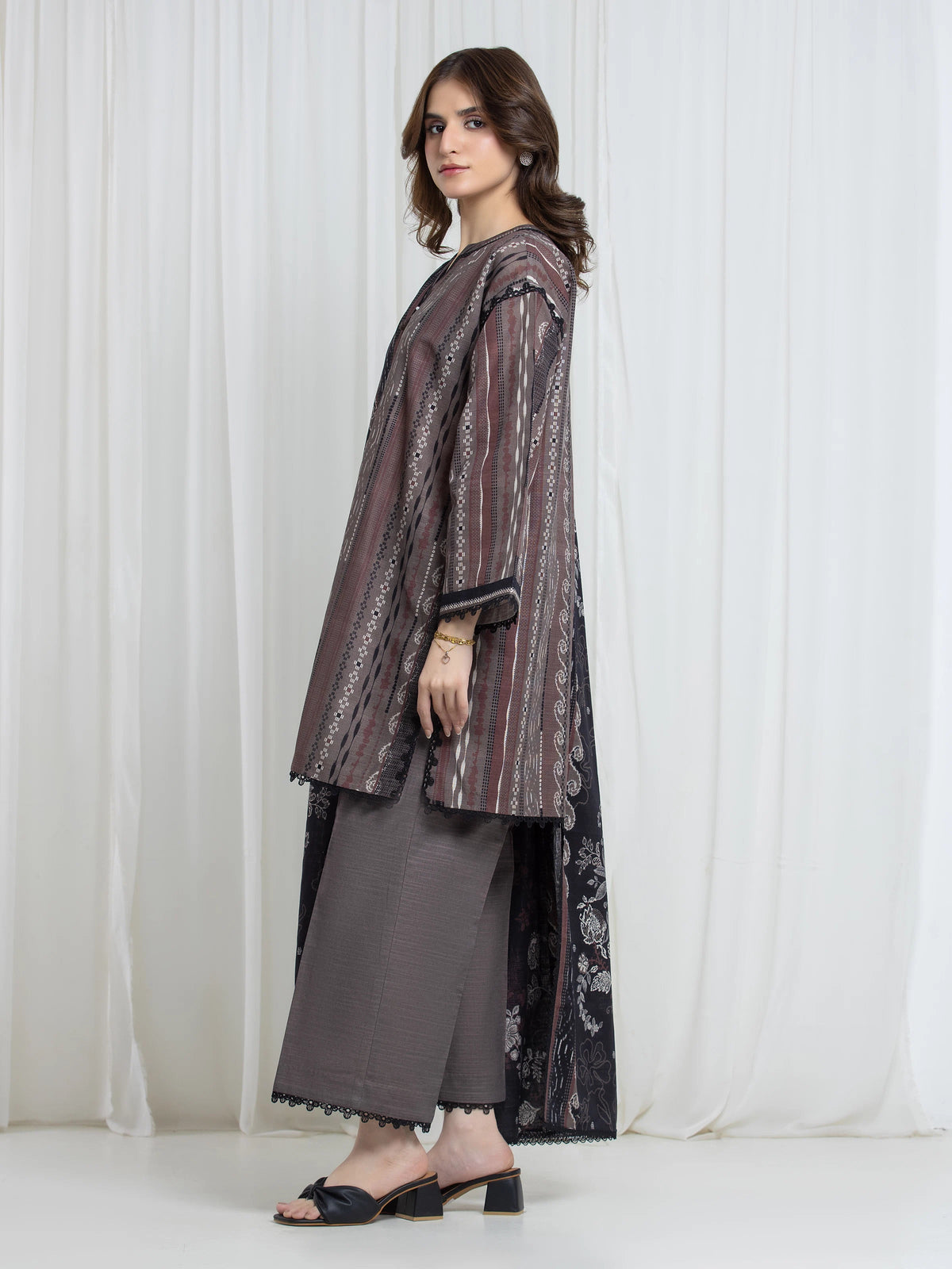 Edenrobe Allure Brown Printed Khaddar 3-Piece Suit | EWU6A3-37095-3P