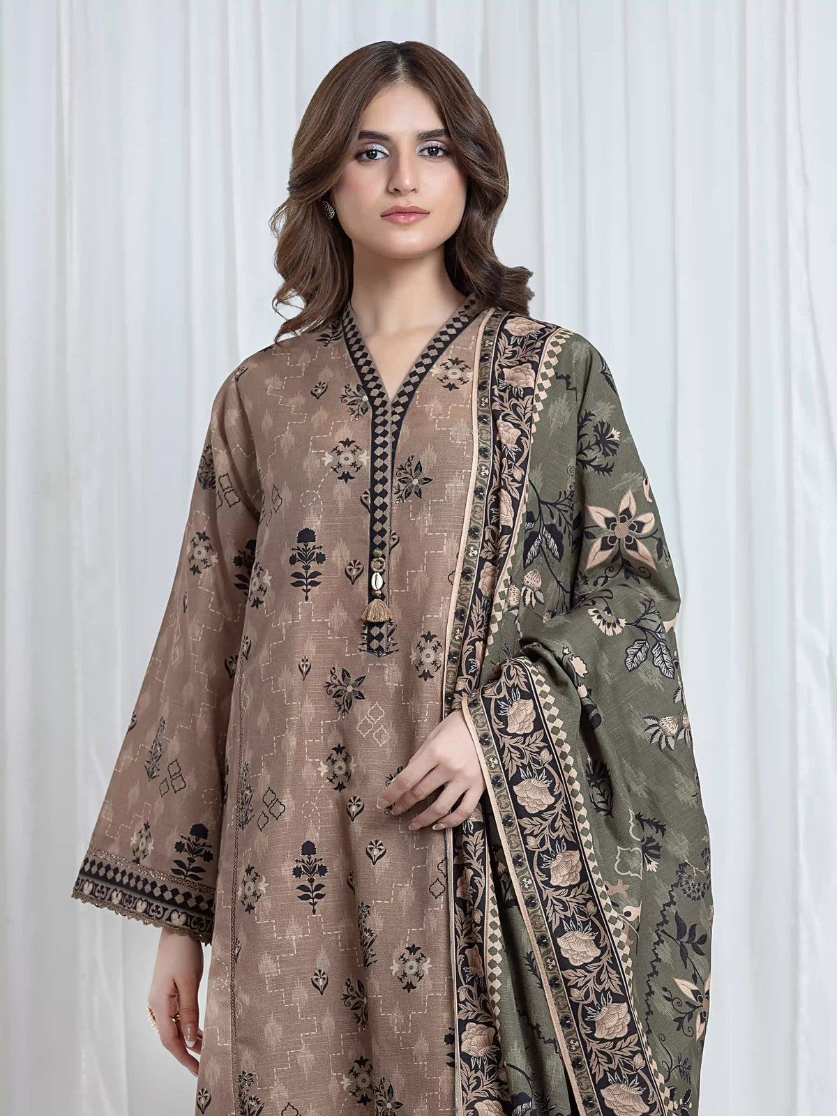 Edenrobe Allure Fawn Printed Khaddar 3-Piece Suit | EWU6A3-37101-3P