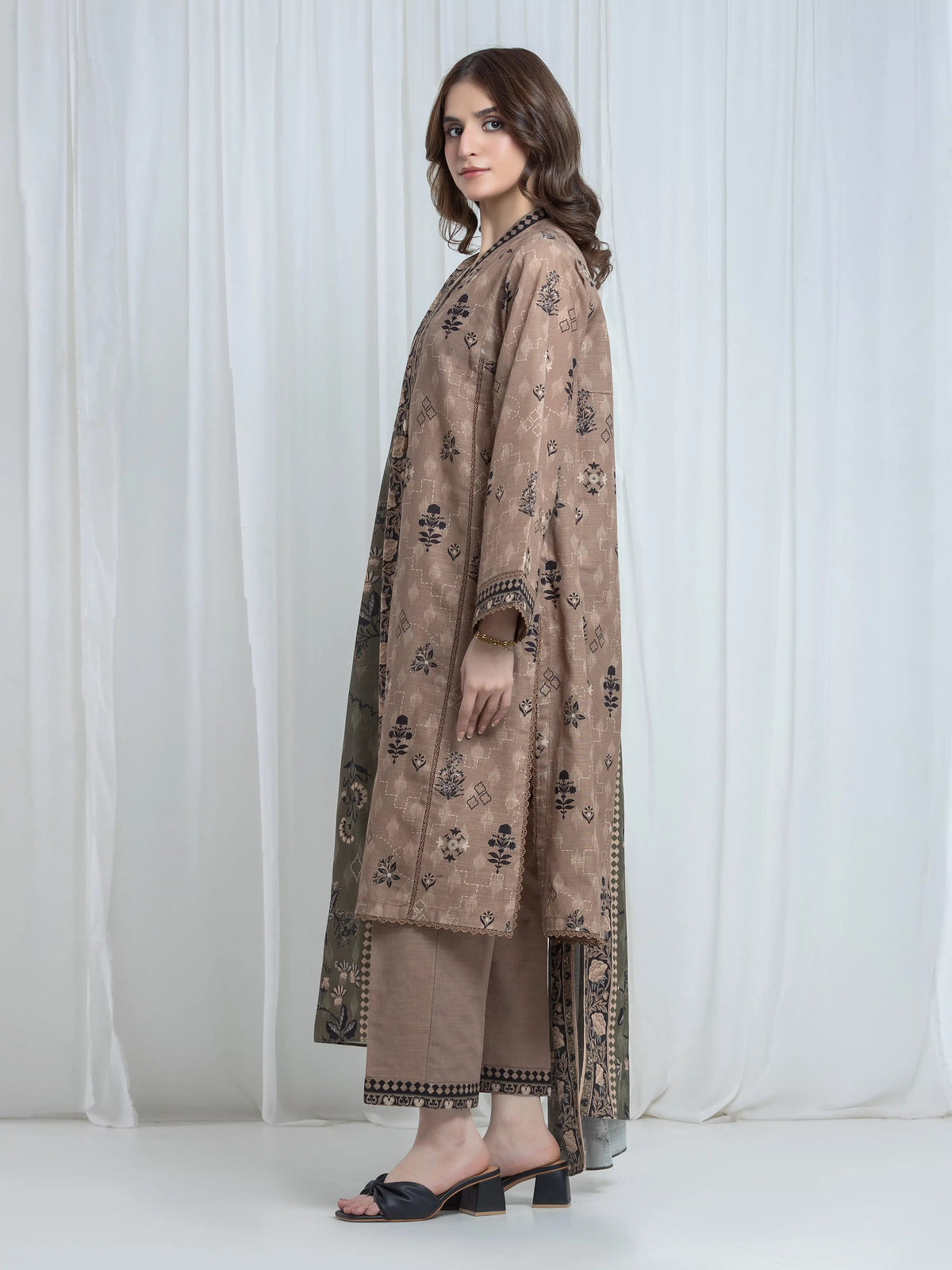 Edenrobe Allure Fawn Printed Khaddar 3-Piece Suit | EWU6A3-37101-3P