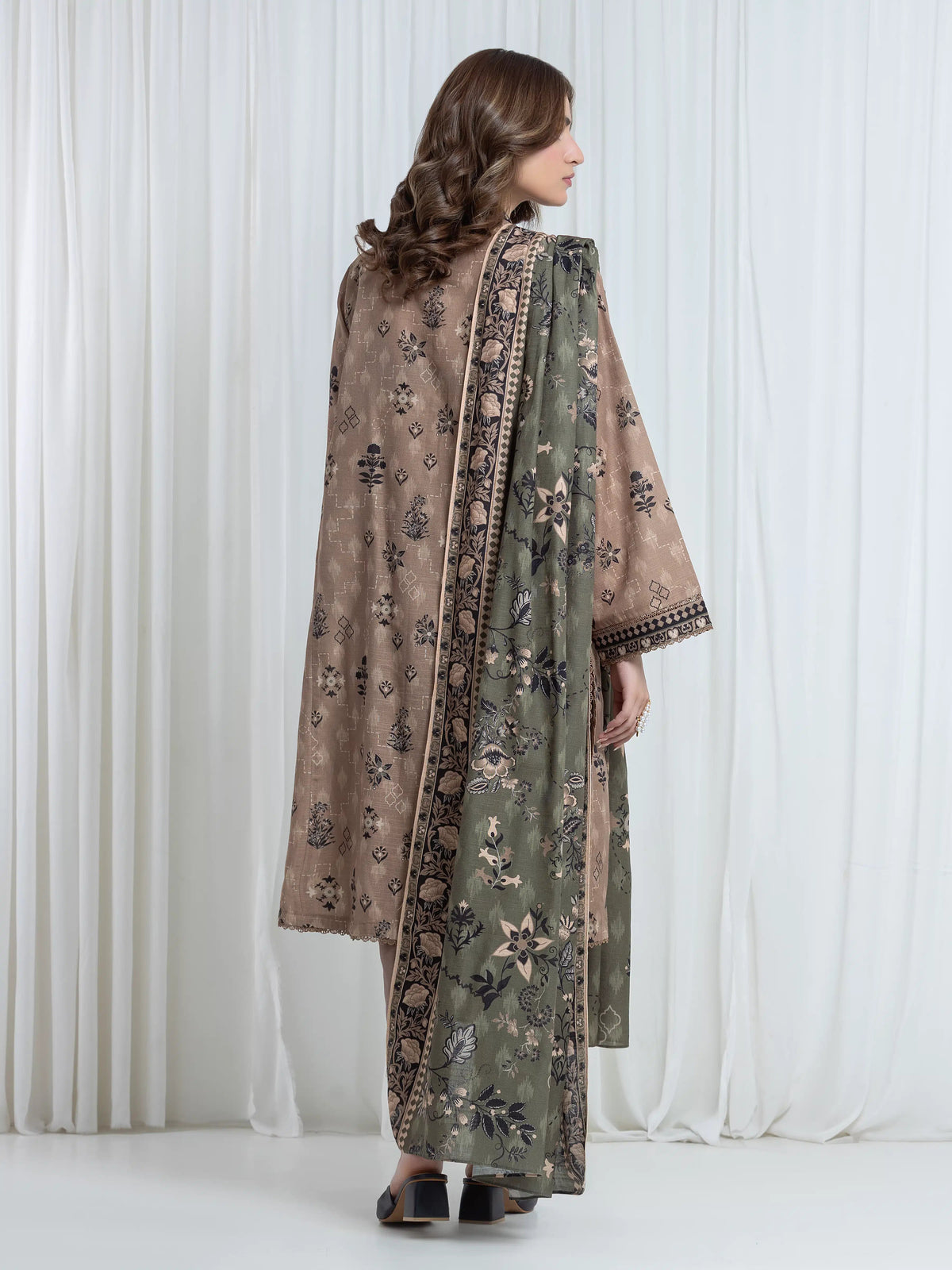Edenrobe Allure Fawn Printed Khaddar 3-Piece Suit | EWU6A3-37101-3P