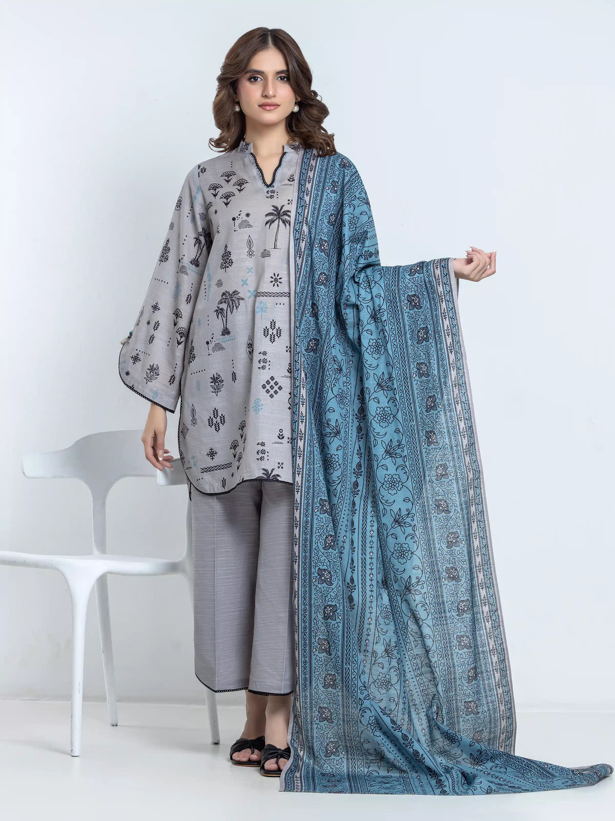 Edenrobe Allure Grey Printed Khaddar 3-Piece Suit | EWU6A3-37111-3P