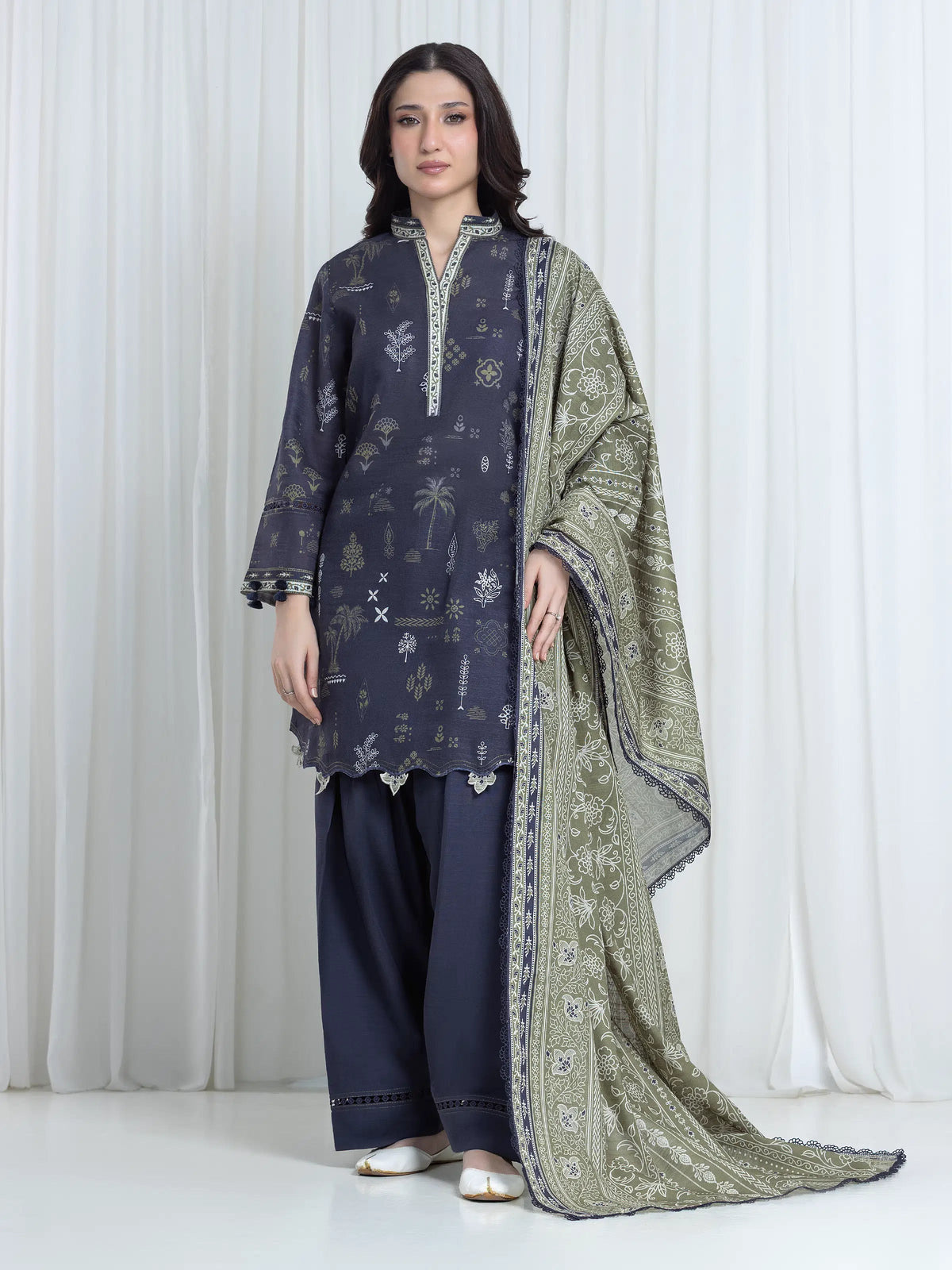 Edenrobe Allure Blue Printed Khaddar 3-Piece Suit | EWU6A3-37112-3P