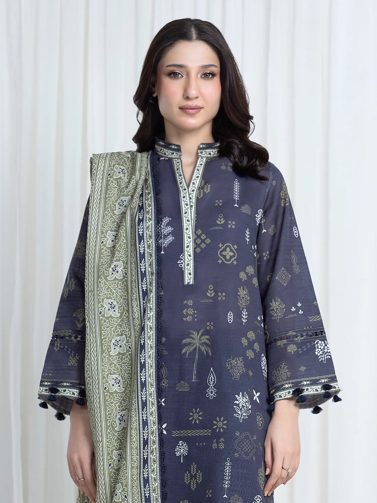 Edenrobe Allure Blue Printed Khaddar 3-Piece Suit | EWU6A3-37112-3P