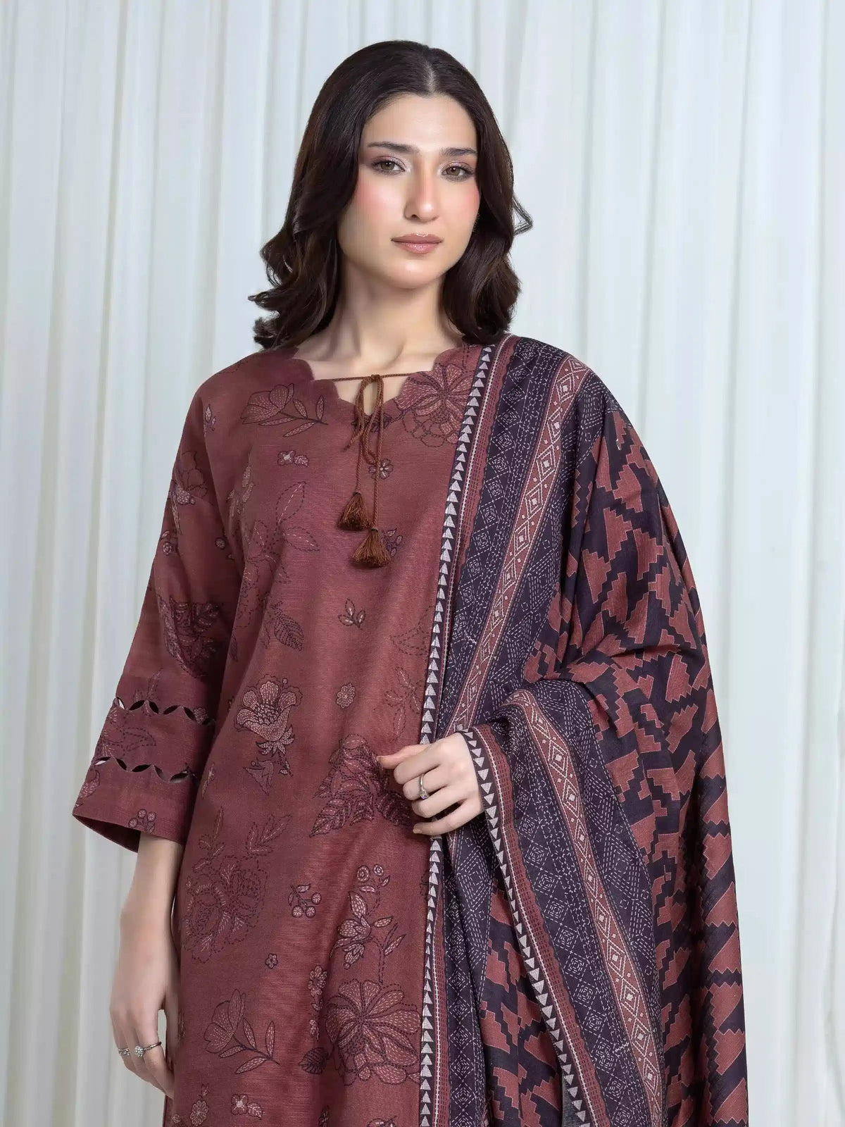 Edenrobe Allure Rose Printed Khaddar 3-Piece Suit | EWU6A3-37115-3P