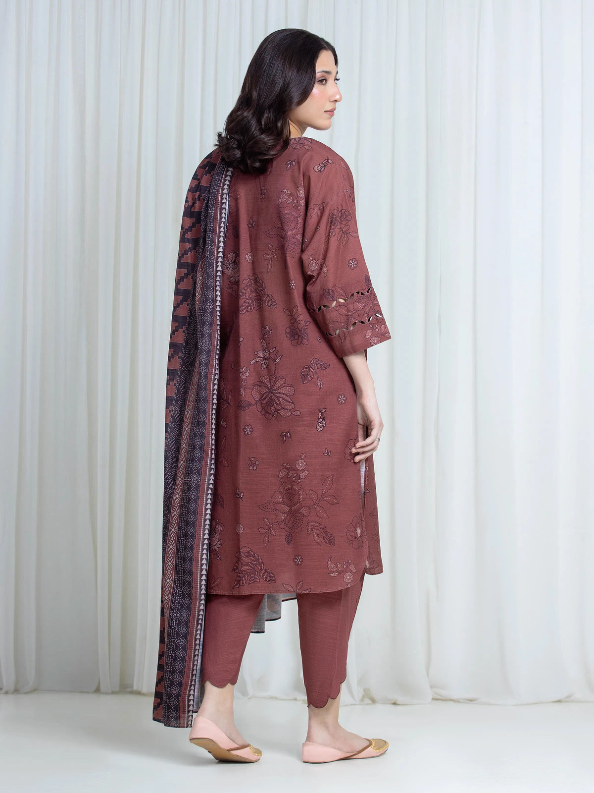 Edenrobe Allure Rose Printed Khaddar 3-Piece Suit | EWU6A3-37115-3P