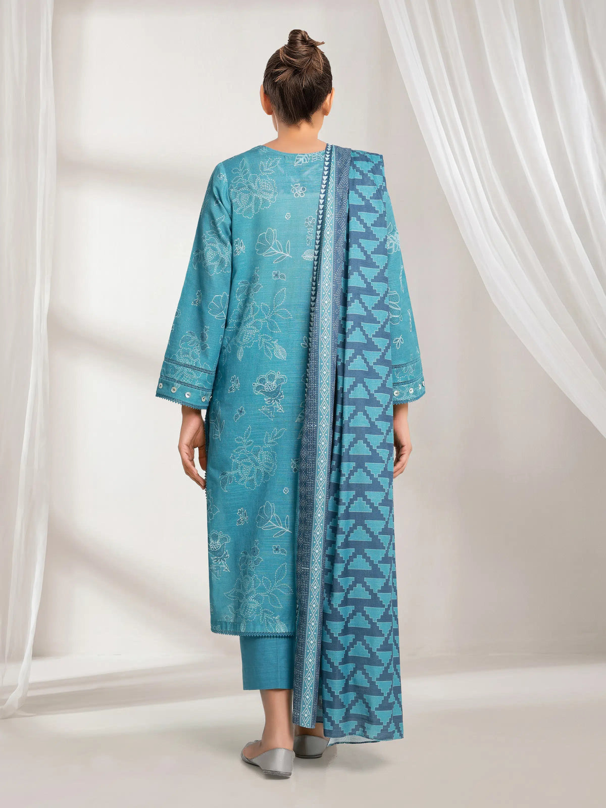 Edenrobe Allure Teal Printed Khaddar 3-Piece Suit | EWU6A3-37116-3P