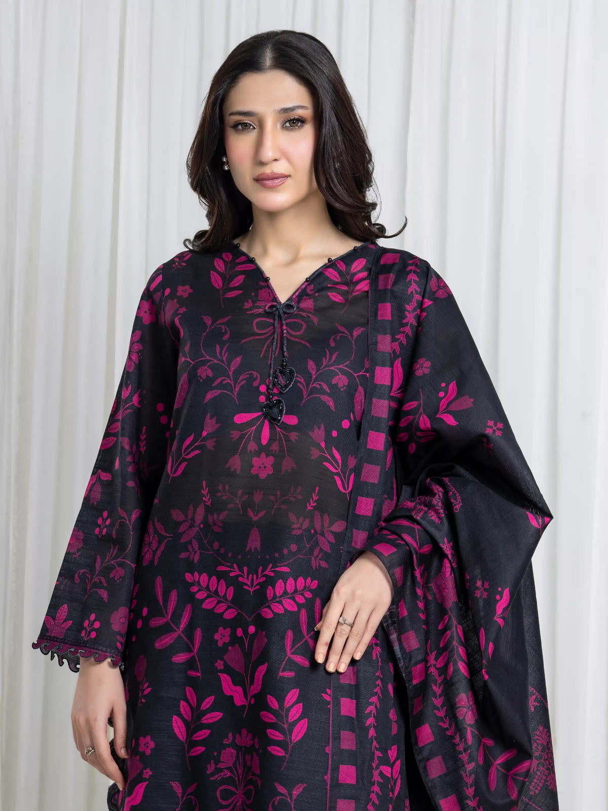 Edenrobe Allure Black Printed Khaddar 3-Piece Suit | EWU6A3-37121-3P
