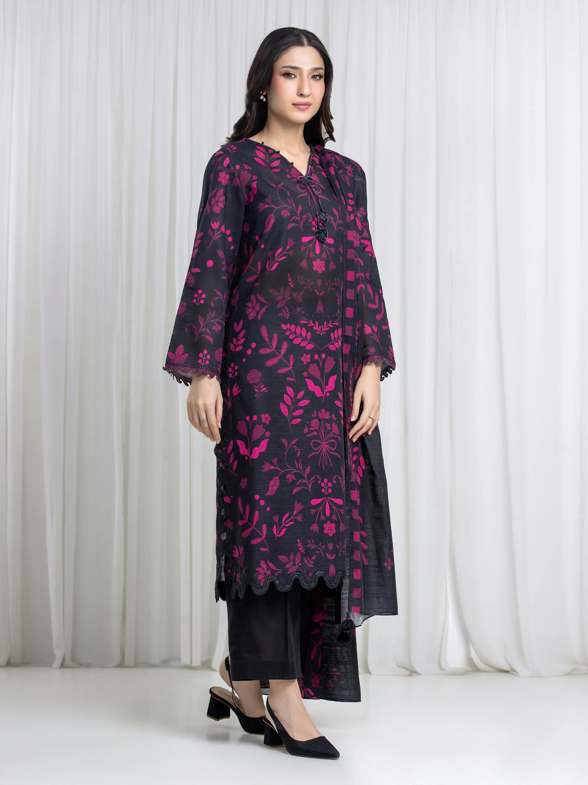 Edenrobe Allure Black Printed Khaddar 3-Piece Suit | EWU6A3-37121-3P