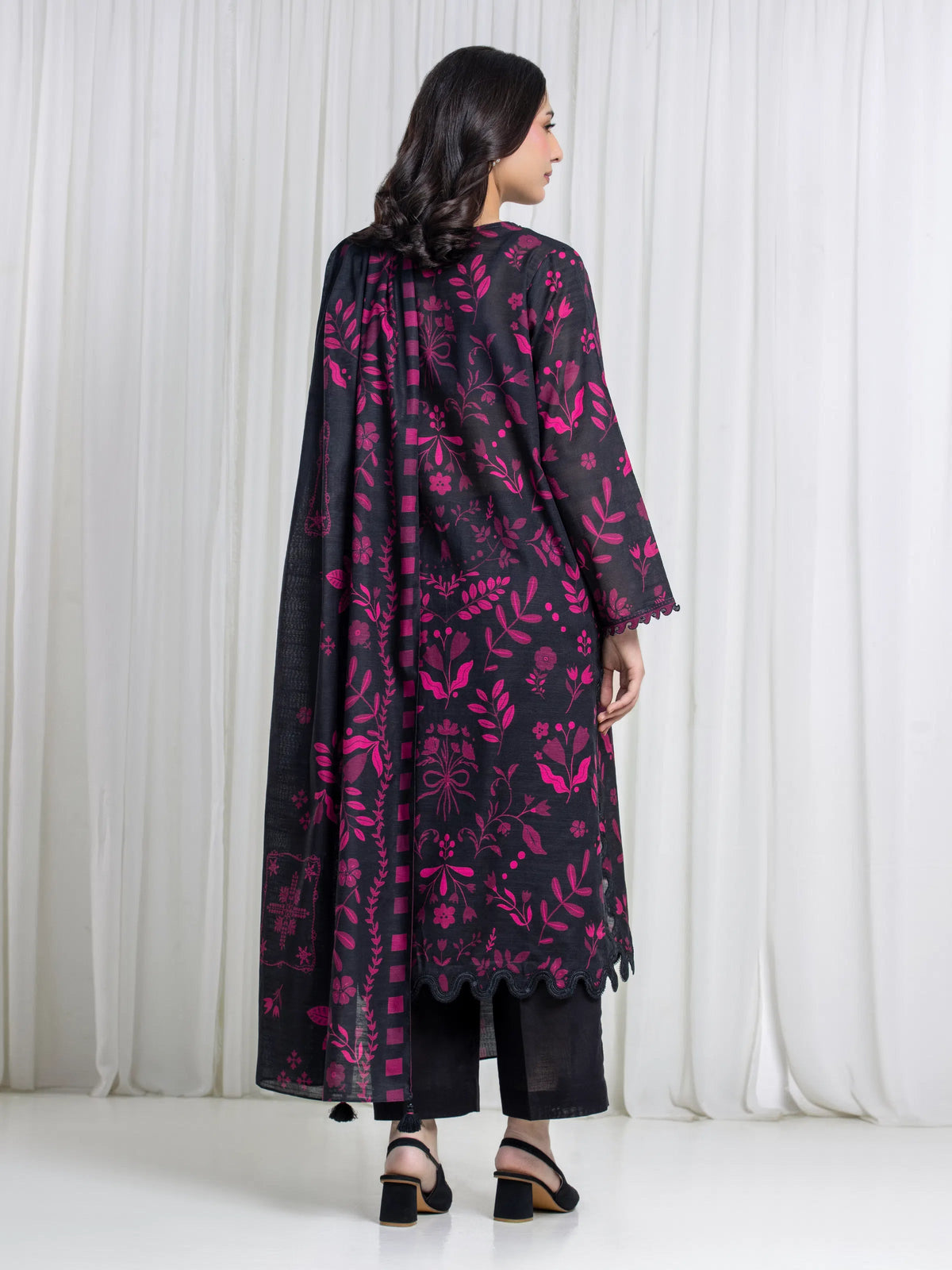 Edenrobe Allure Black Printed Khaddar 3-Piece Suit | EWU6A3-37121-3P