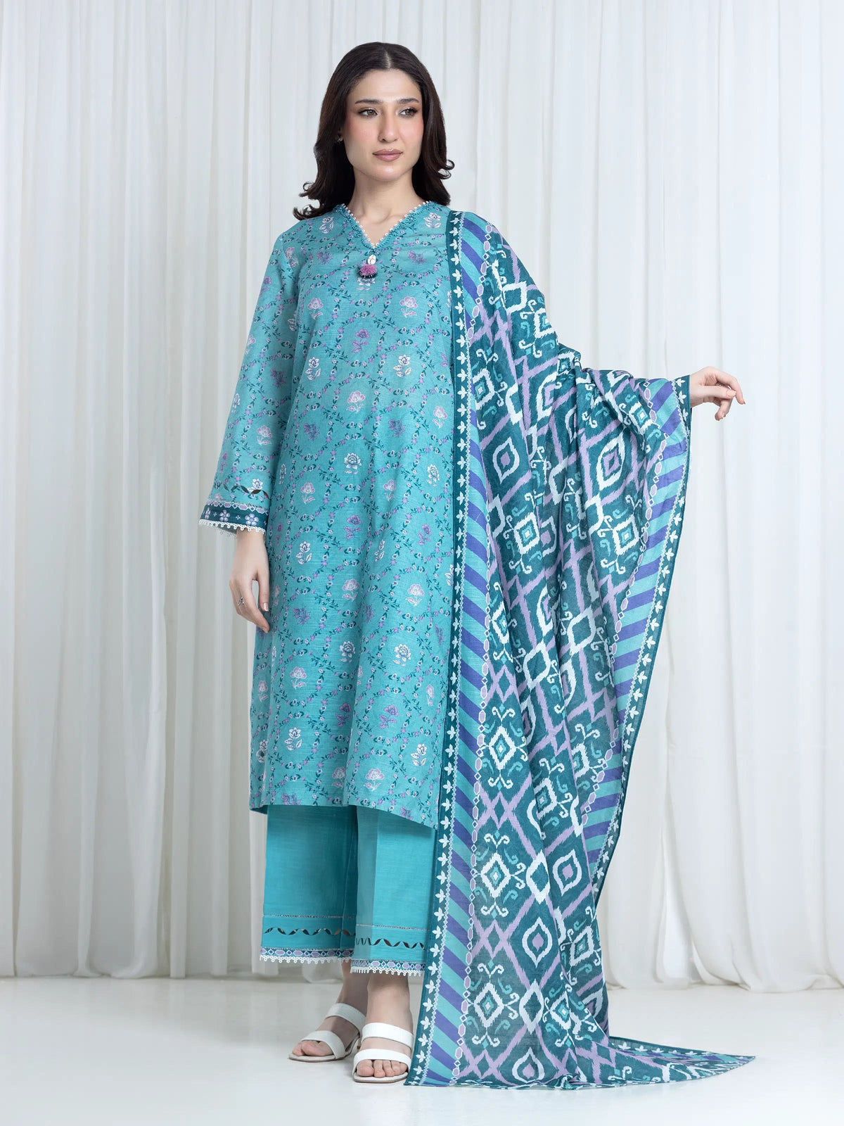 Edenrobe Allure Green Printed Khaddar 3-Piece Suit | EWU6A3-37127-3P