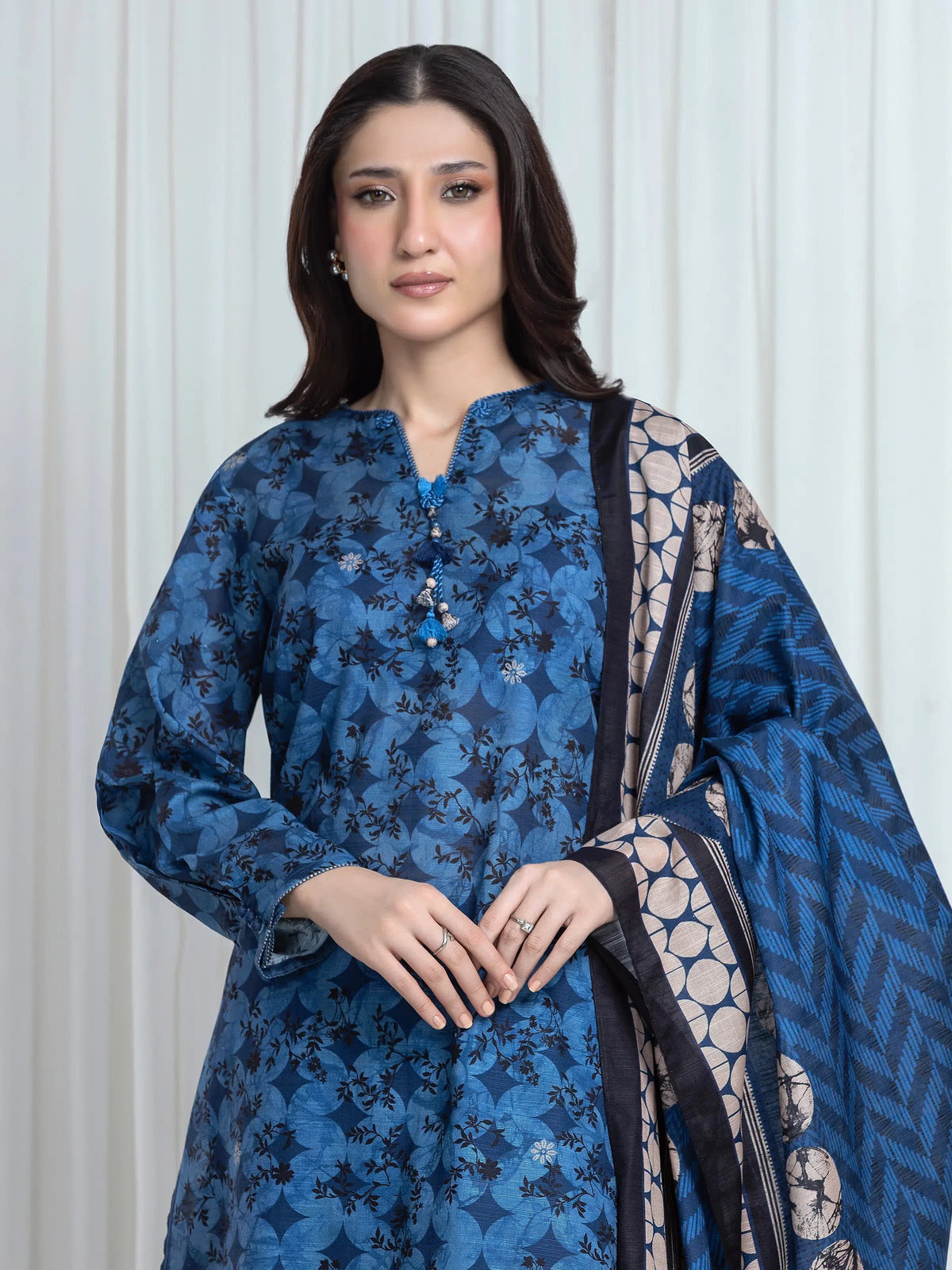 Edenrobe Allure Blue Printed Khaddar 3-Piece Suit | EWU6A3-37143-3P