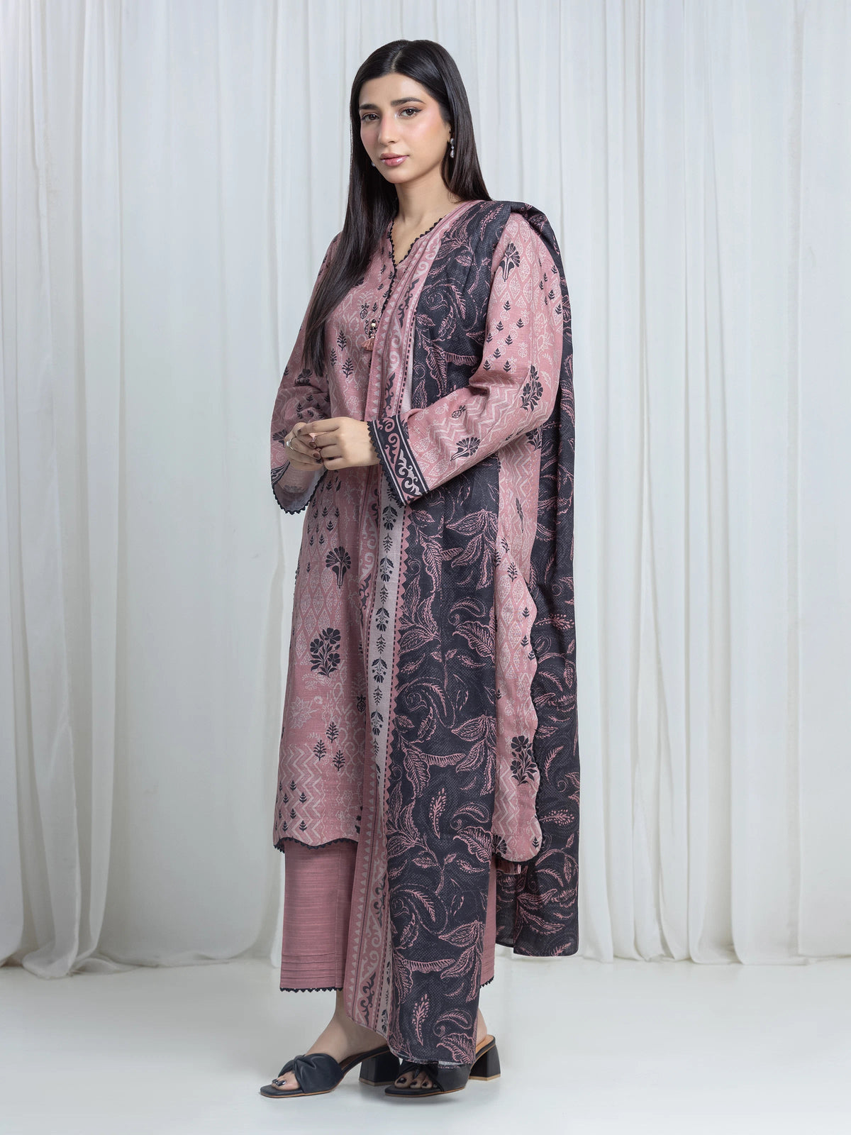 Edenrobe Allure Rose Printed Khaddar 3-Piece Suit | EWU6A3-37162-3P