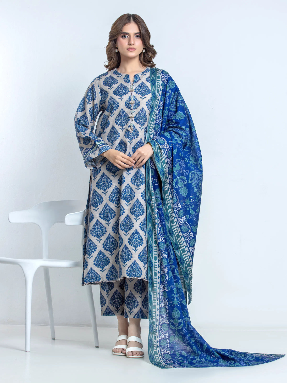 Edenrobe Allure Ash Grey Printed Khaddar 3-Piece Suit | EWU6A3-37177-3P