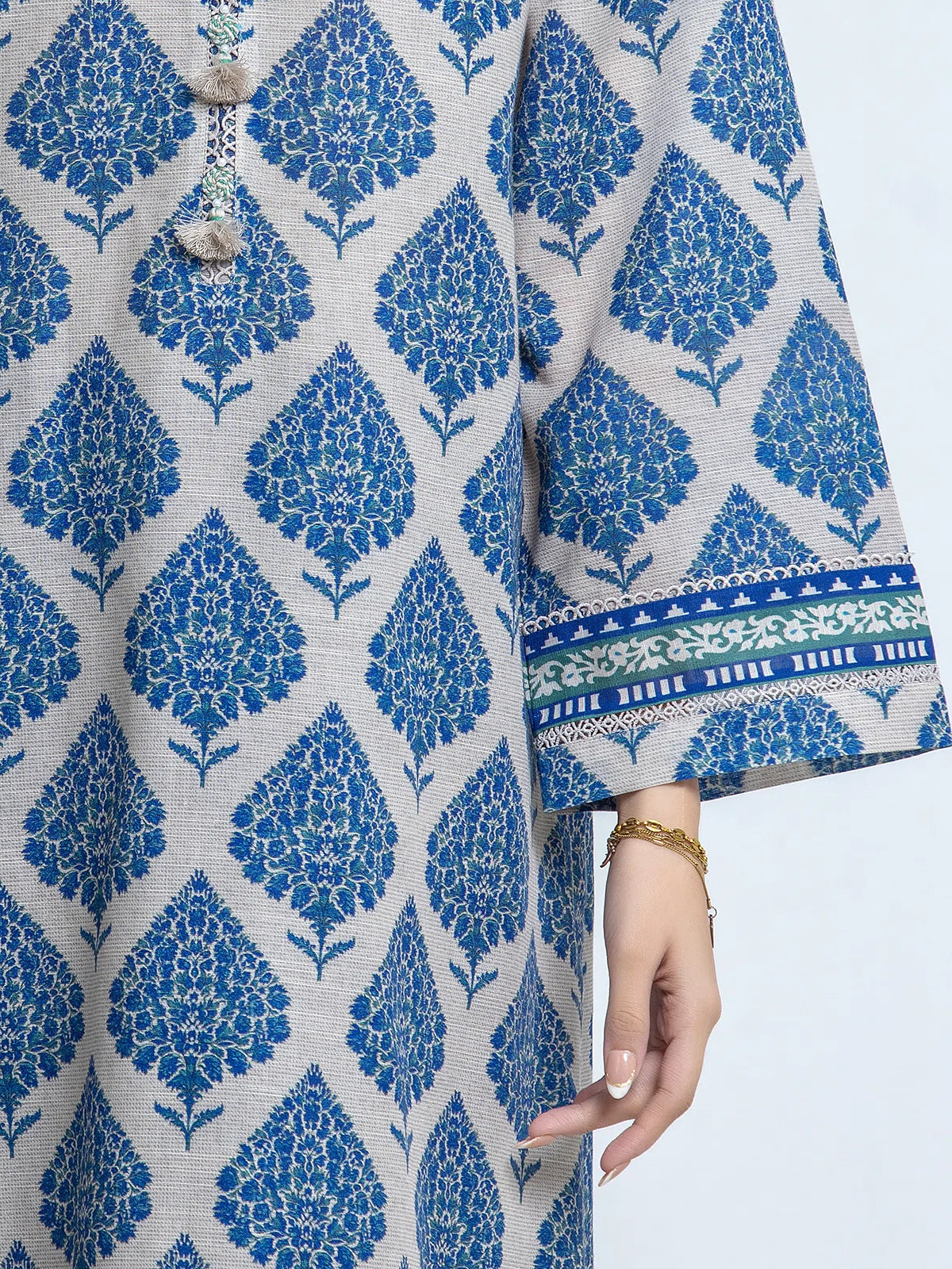 Edenrobe Allure Ash Grey Printed Khaddar 3-Piece Suit | EWU6A3-37177-3P