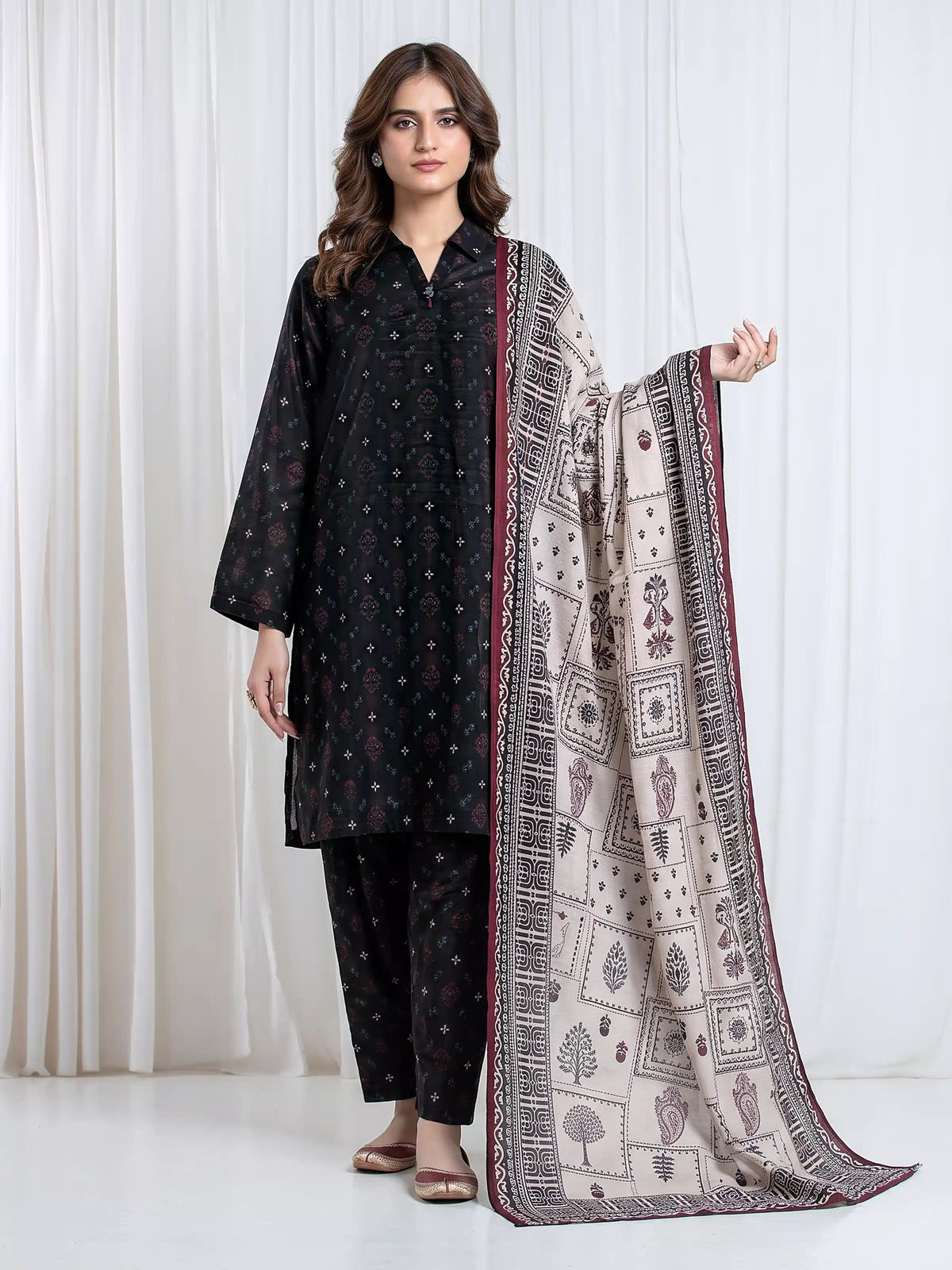 Edenrobe Allure Black Printed Khaddar 3-Piece Suit | EWU6A3-37179-3P