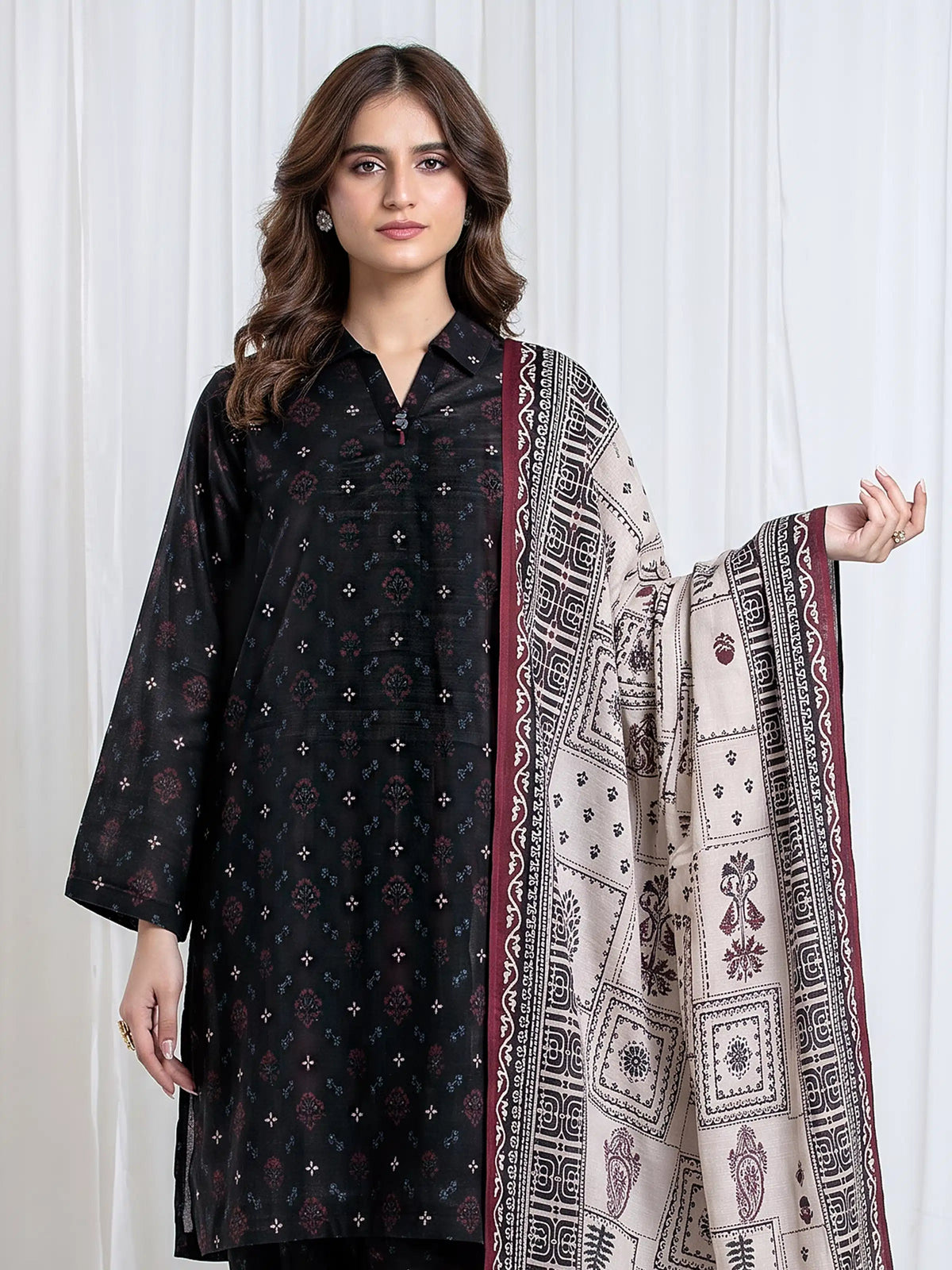Edenrobe Allure Black Printed Khaddar 3-Piece Suit | EWU6A3-37179-3P