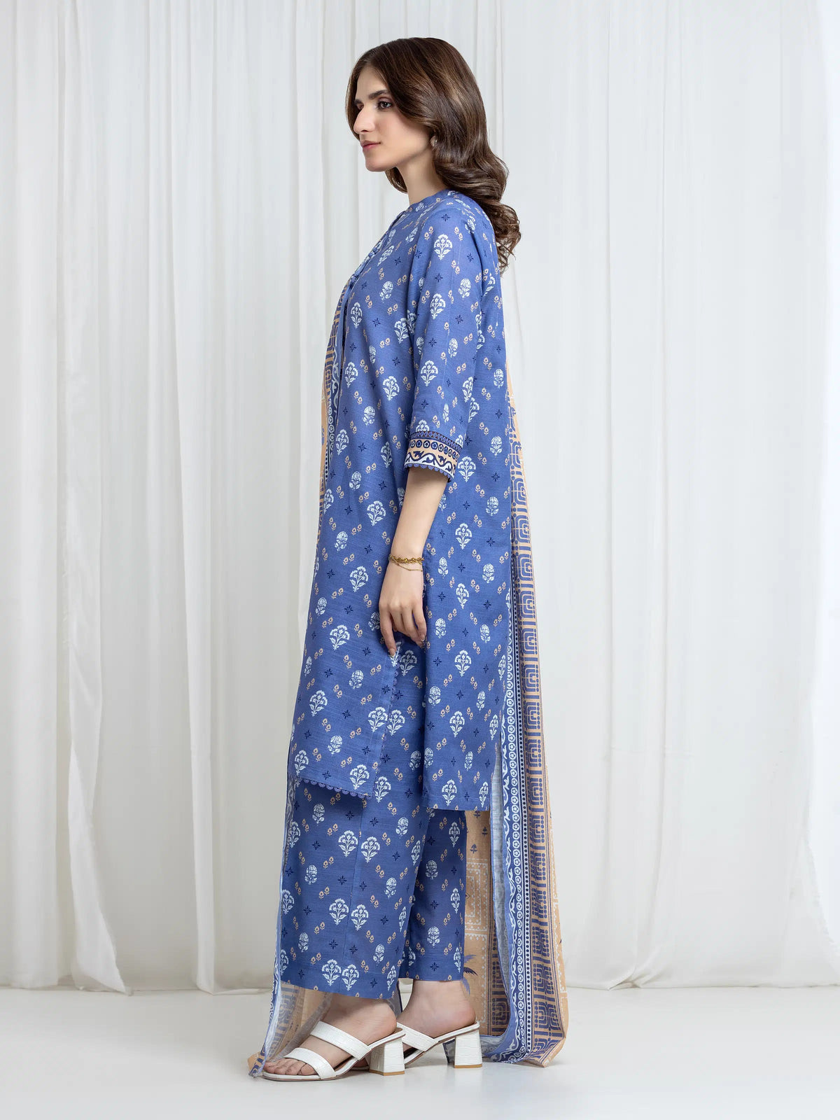 Edenrobe Allure Blue Printed Khaddar 3-Piece Suit | EWU6A3-37180-3P