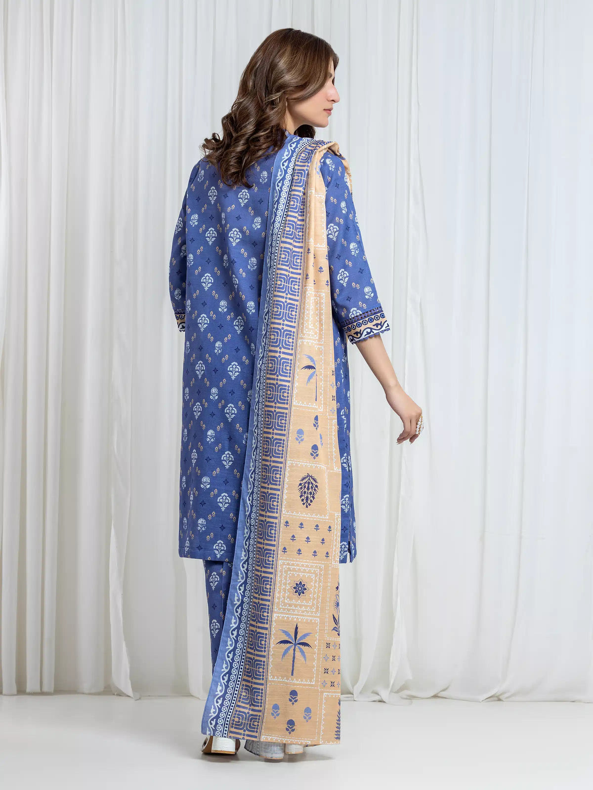 Edenrobe Allure Blue Printed Khaddar 3-Piece Suit | EWU6A3-37180-3P