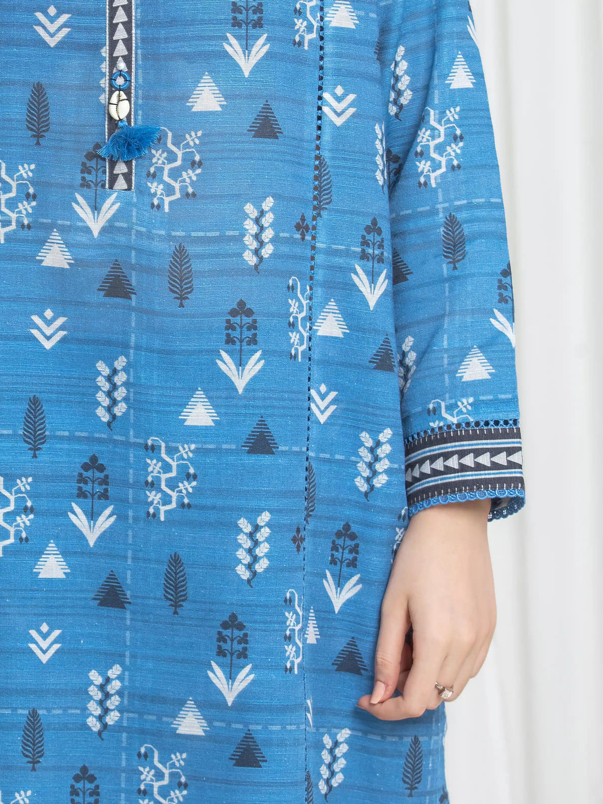 Edenrobe Allure Blue Printed Khaddar 3-Piece Suit | EWU6A3-37183-3P