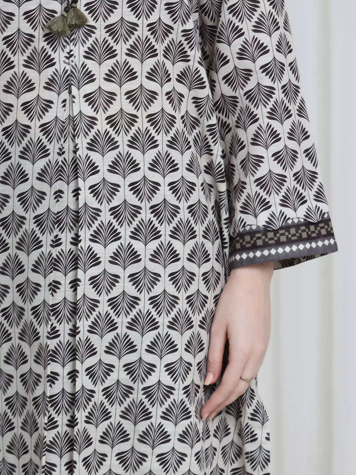 Edenrobe Allure Beige Printed Khaddar 3-Piece Suit | EWU6A3-37184-3P