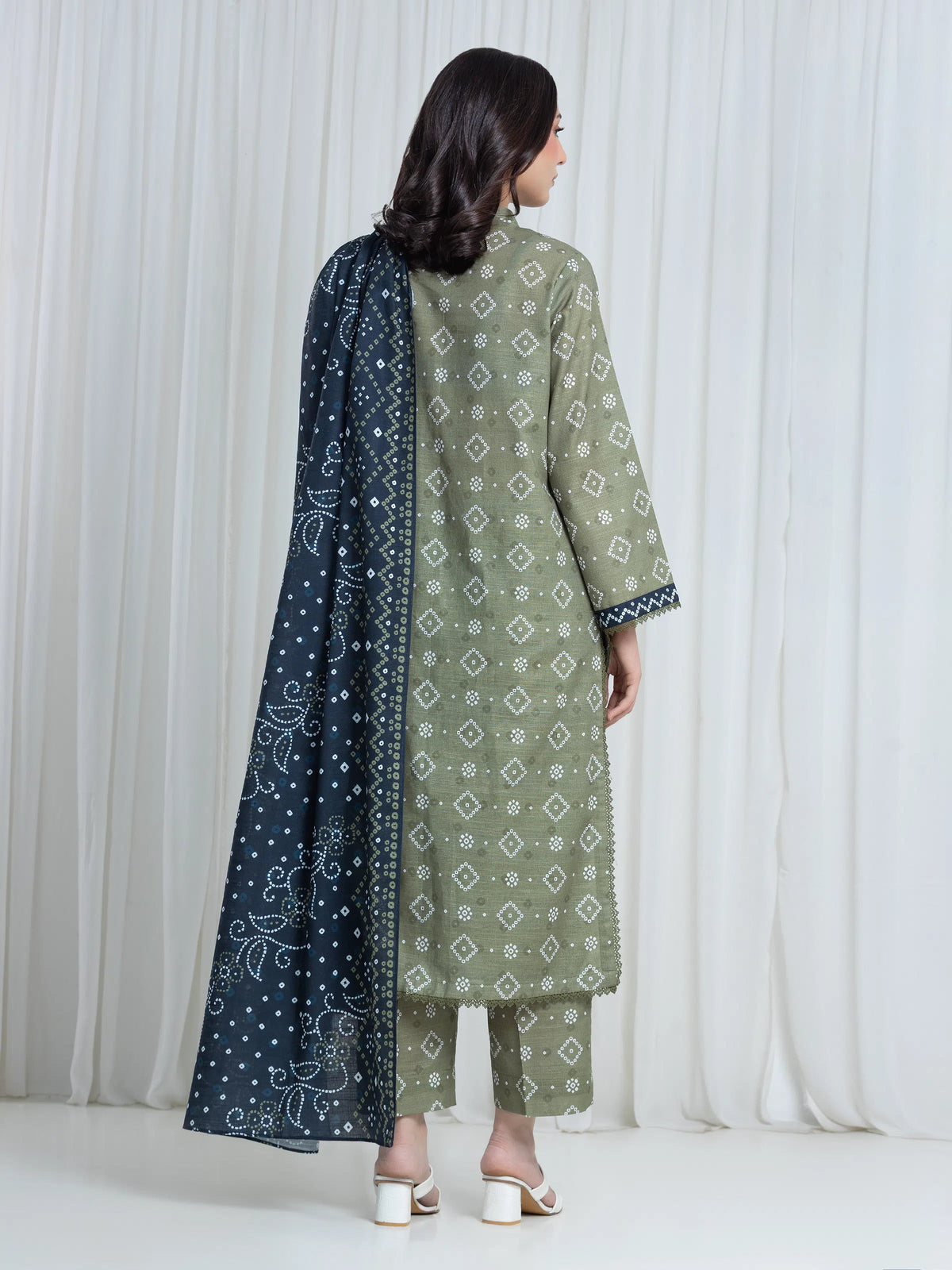 Edenrobe Allure Green Printed Khaddar 3-Piece Suit | EWU6A3-37189-3P