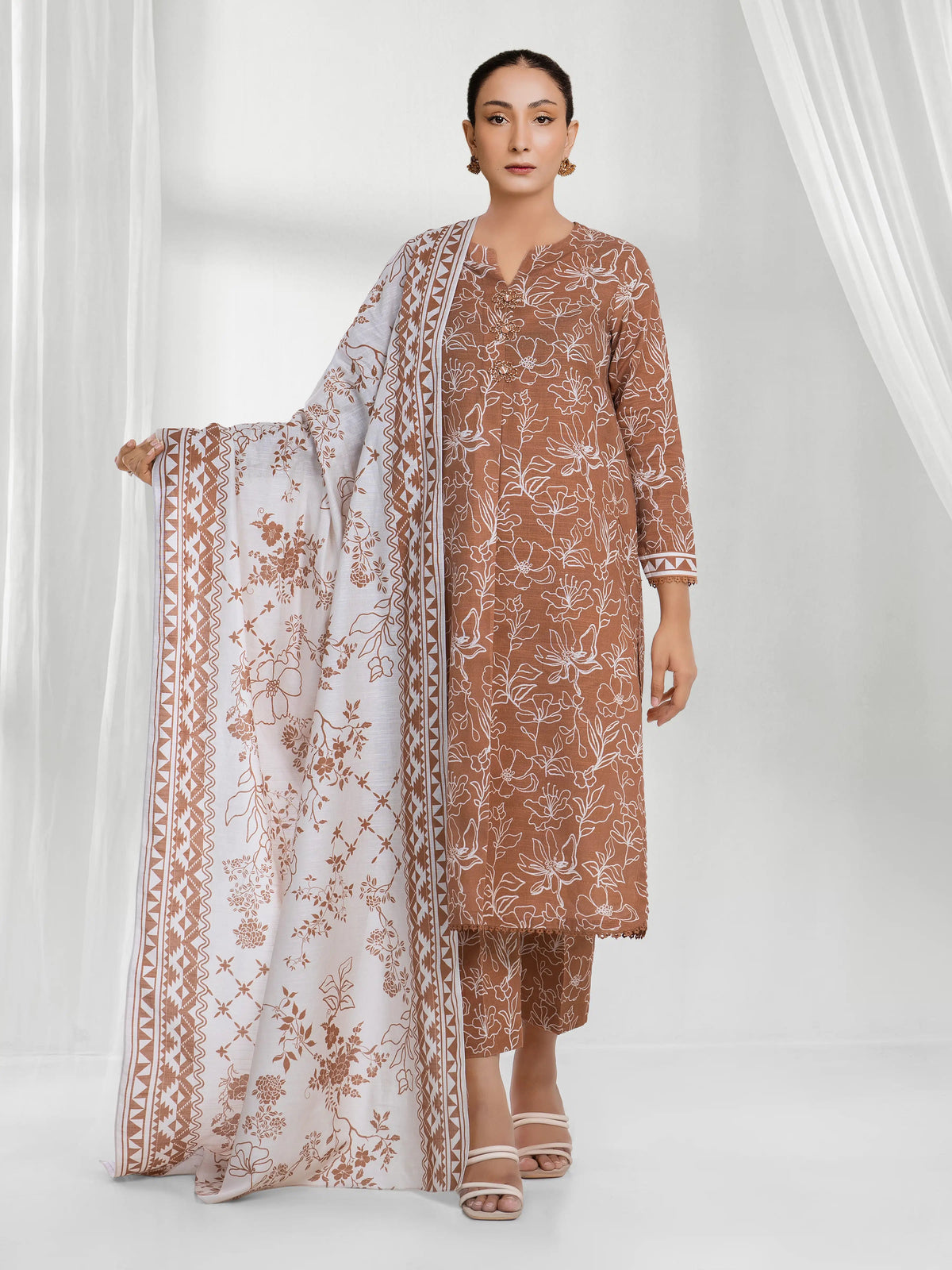 Edenrobe Allure Brown Printed Khaddar 3-Piece Suit | EWU6A3-37192-3P