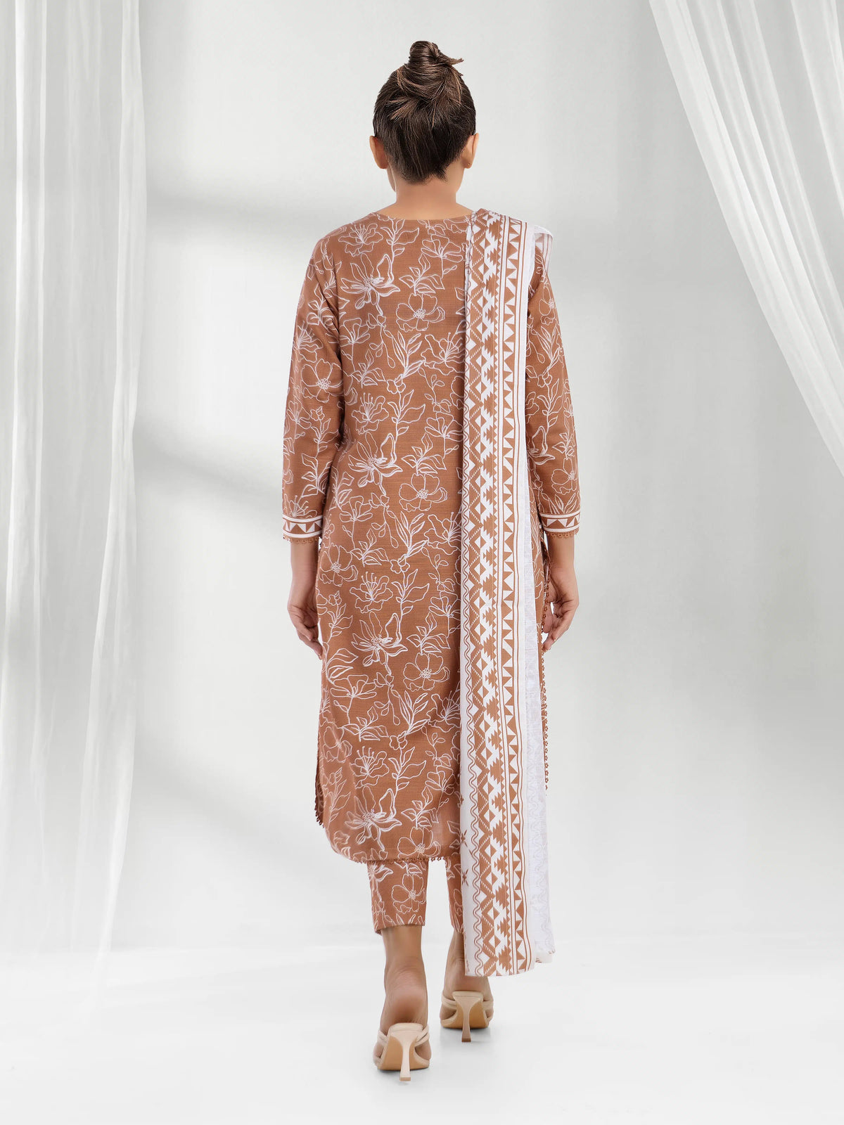 Edenrobe Allure Brown Printed Khaddar 3-Piece Suit | EWU6A3-37192-3P