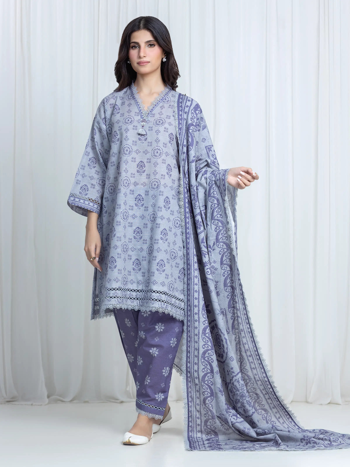 Edenrobe Allure Grey Printed Khaddar 3-Piece Suit | EWU6A3-37203-3P