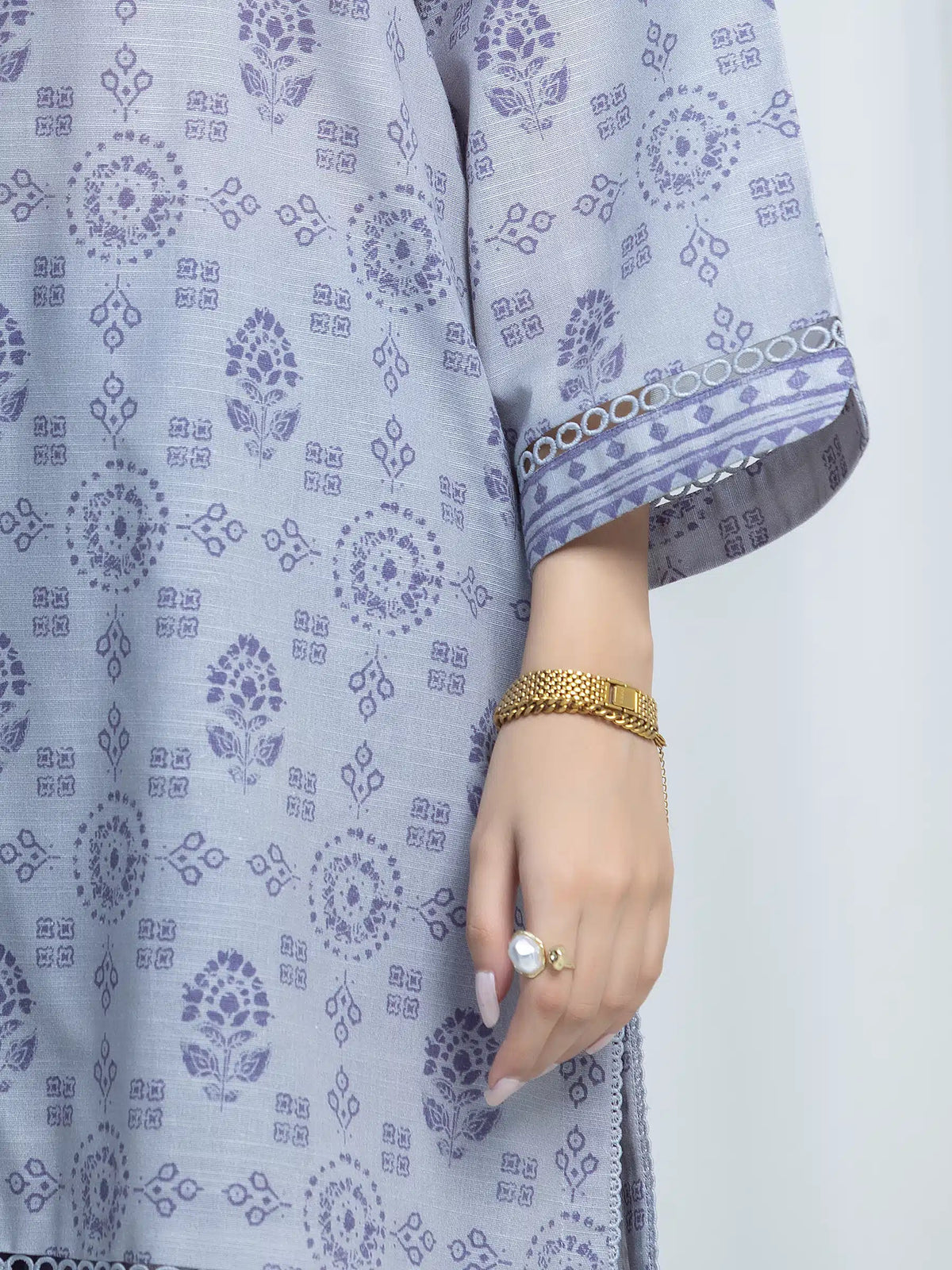 Edenrobe Allure Grey Printed Khaddar 3-Piece Suit | EWU6A3-37203-3P
