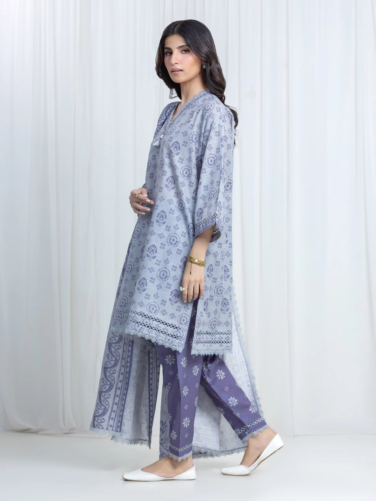 Edenrobe Allure Grey Printed Khaddar 3-Piece Suit | EWU6A3-37203-3P
