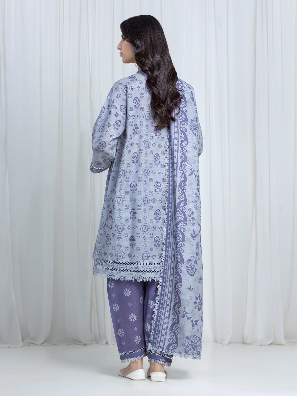 Edenrobe Allure Grey Printed Khaddar 3-Piece Suit | EWU6A3-37203-3P