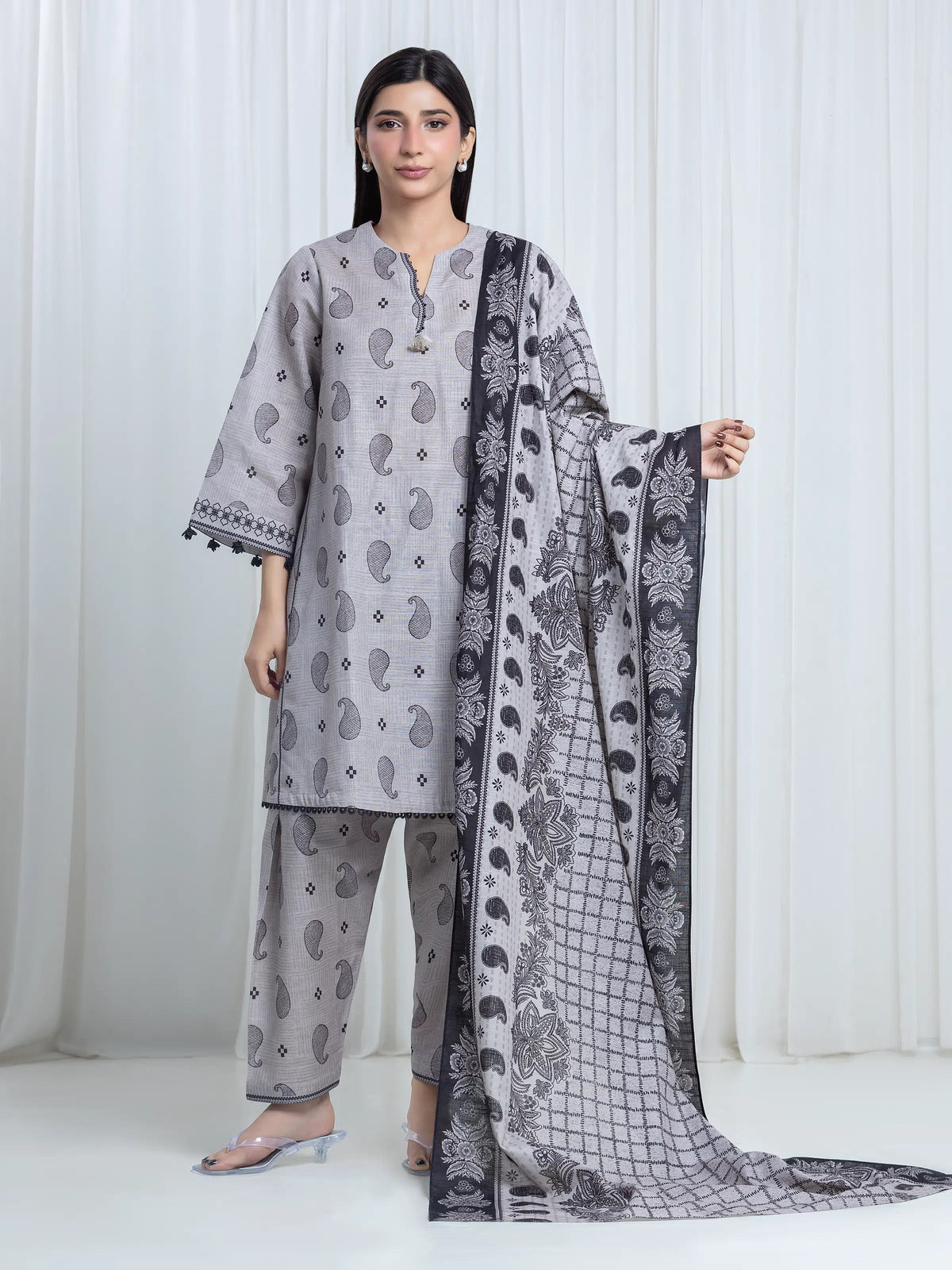 Edenrobe Allure Grey Printed Khaddar 3-Piece Suit | EWU6A3-37209-3P