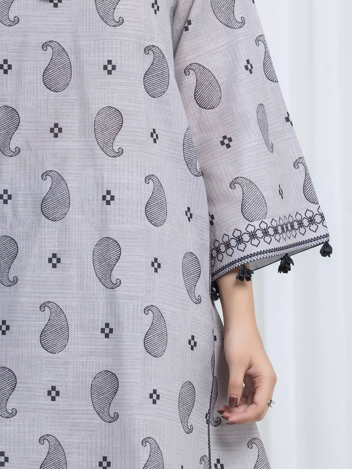 Edenrobe Allure Grey Printed Khaddar 3-Piece Suit | EWU6A3-37209-3P