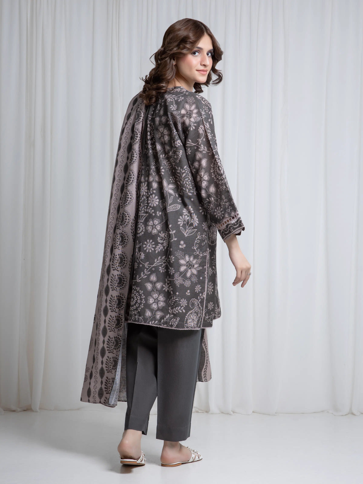 Edenrobe Allure Dark Sage Khaddar 3-Piece Suit | EWU6A3-37041-3P